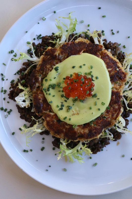 Crab cake with lentils and salmon roe at Le Cavalier